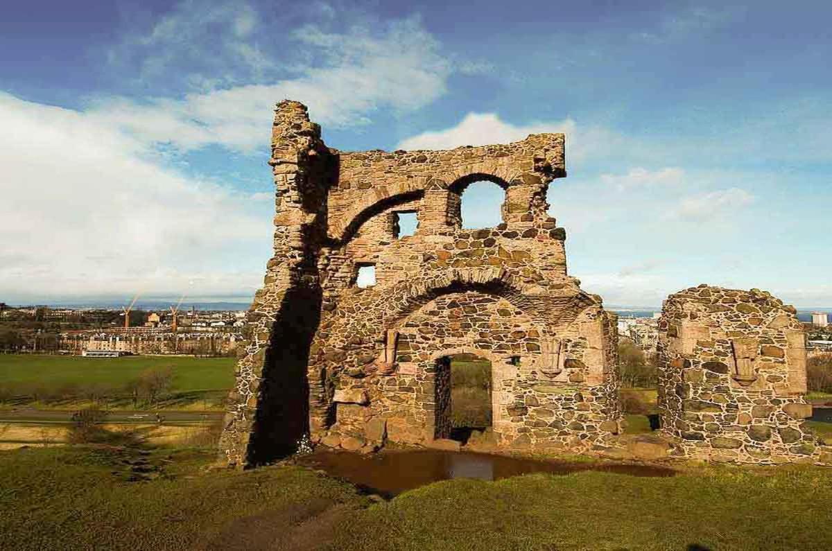 2 Bedrooms Flat Central Edinburgh, Sleeps 6, In The Shadow Of Holyrood Park And Arthur'S Seat With Free Parking, Two Bed Rooms 외부 사진